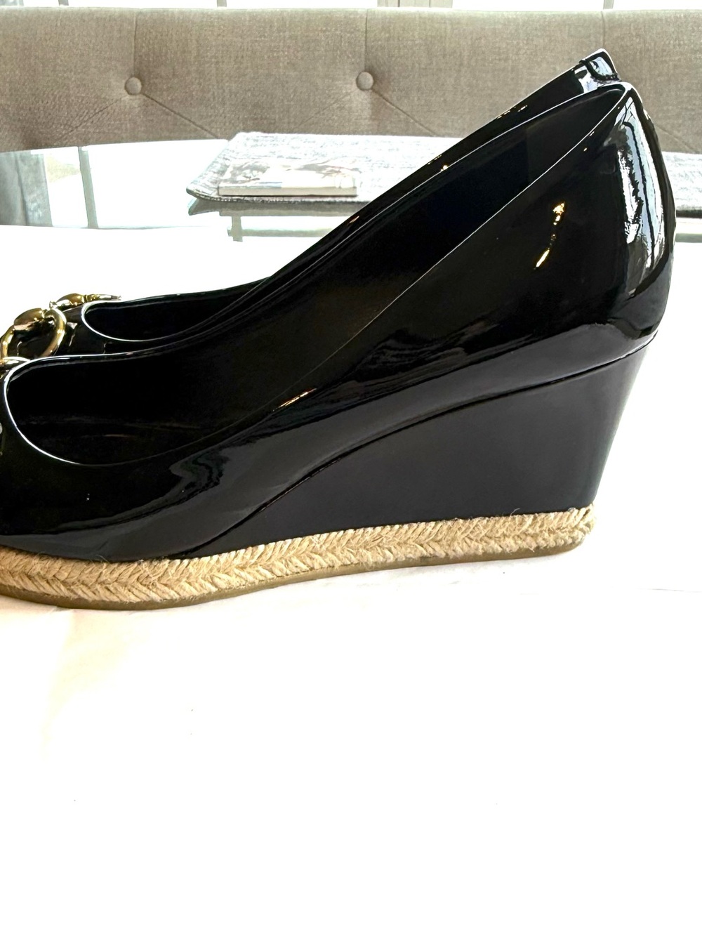 Gucci Black Patent Leather Peep-Toe Flats with Gold Horsebit size 38 - Picture 3 of 5